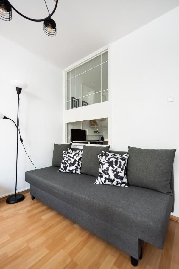 ורשה Graniczna Standard Apartment מראה חיצוני תמונה